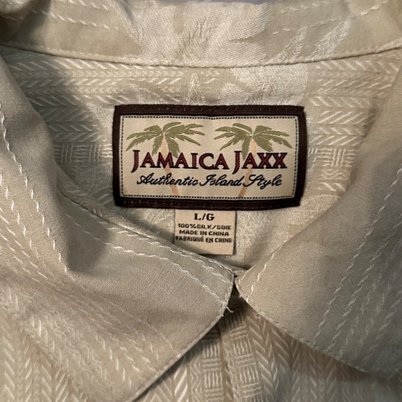 Jamaica Jaxx 100% Silk Button-Down Shortsleeve Shirt - Picture 3 of 3